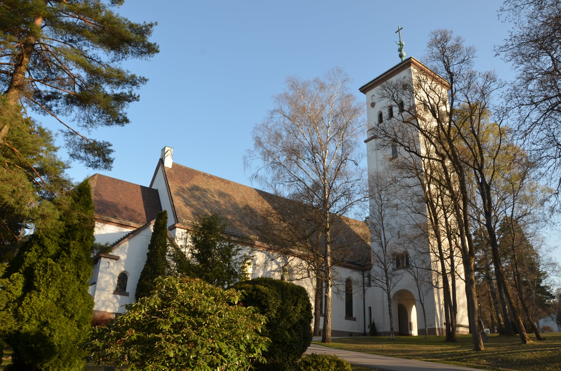Radiogudstjenester fra Ris kirke