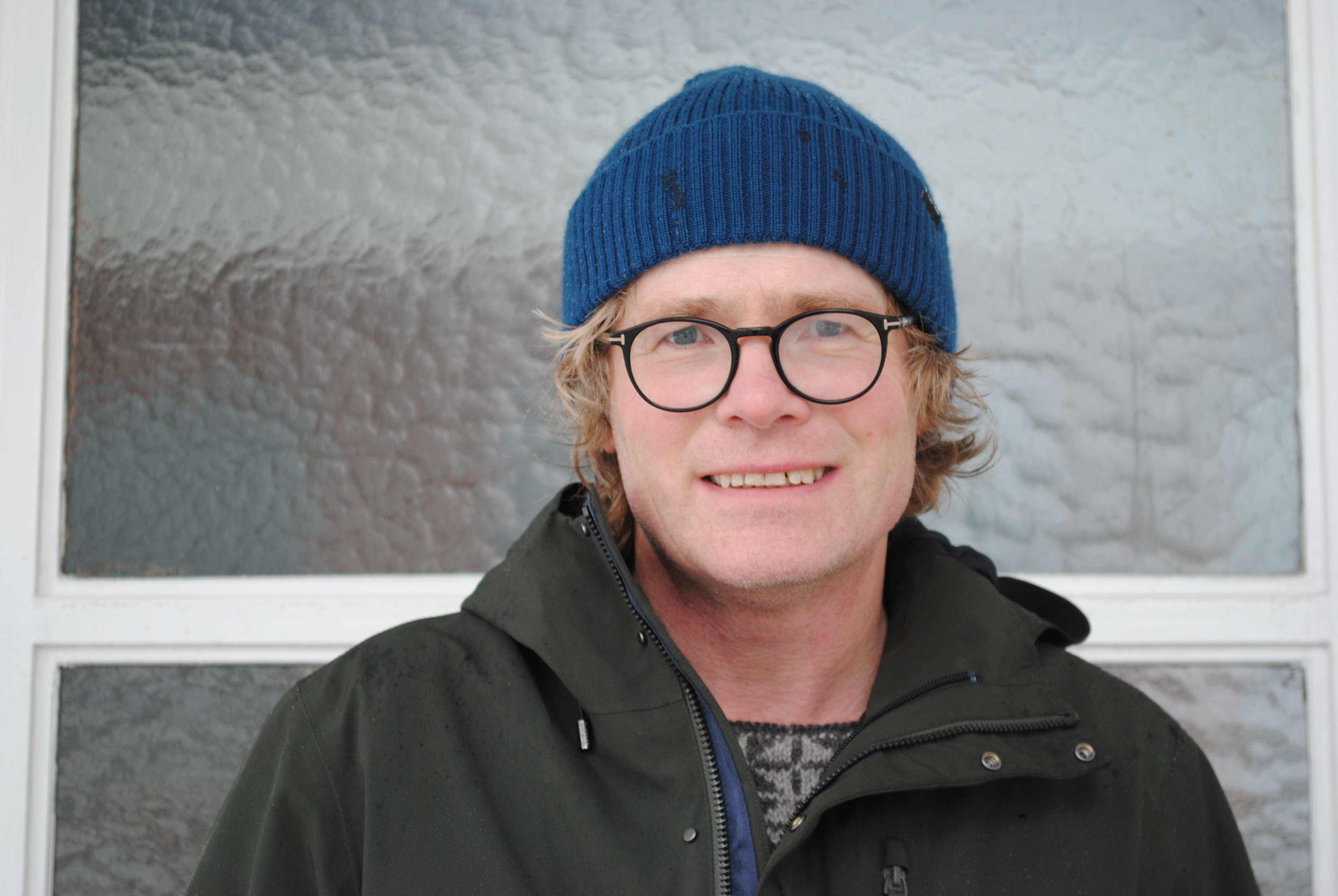 Steinar Skjerdingstad er både prestesønn og presteektefelle – men likevel ikke blind for kirkens utfordringer. Foto privat