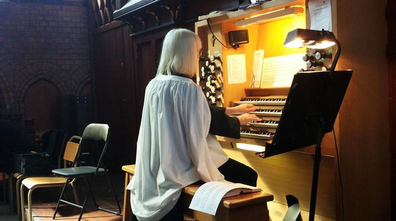 Orgelkonsert med tidebønn tirsdager kl. 13.00