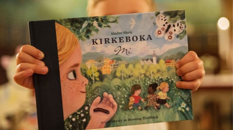 Fireårsboka. Superstas. Merk: Torshov og Lilleborg menighet deler noen år ut en annen bok enn den på bildet. Men minst like stas! Foto: Kim Christie Østberg / Ullern menighet