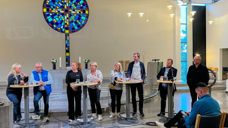 Frå venstre: Frp. Anita Garlid Johannessen, H: Tom Georg Indrevik, SP: Sølvi Kobbeltveit, Ap: Marianne Bjorøy, Krf: Ingvild Blom, MDG: Andreas Ormevik, Sotralista/TVØ: Børge Haugetun og SV: John Morten Øvrebø