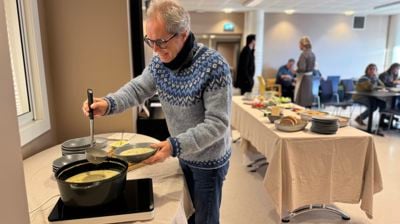 Heimelaga fiskesuppe samla folk i kyrkjestova