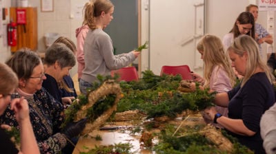 Kranseverkstad: ein skikkeleg koseleg førjulsaktivitet