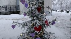 Håpstreet utanfor Rogne kyrkje Foto: Eli Vatn