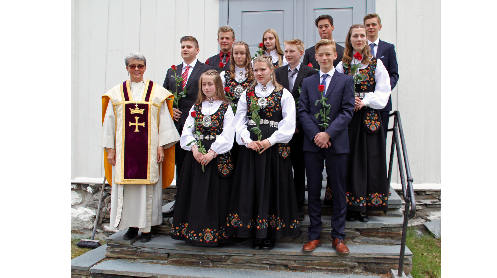 Årets konfirmantar. Foto: Stig Aastveit