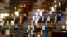 Volbu kyrkje tente lys i lysgloben. Foto Eli Vatn