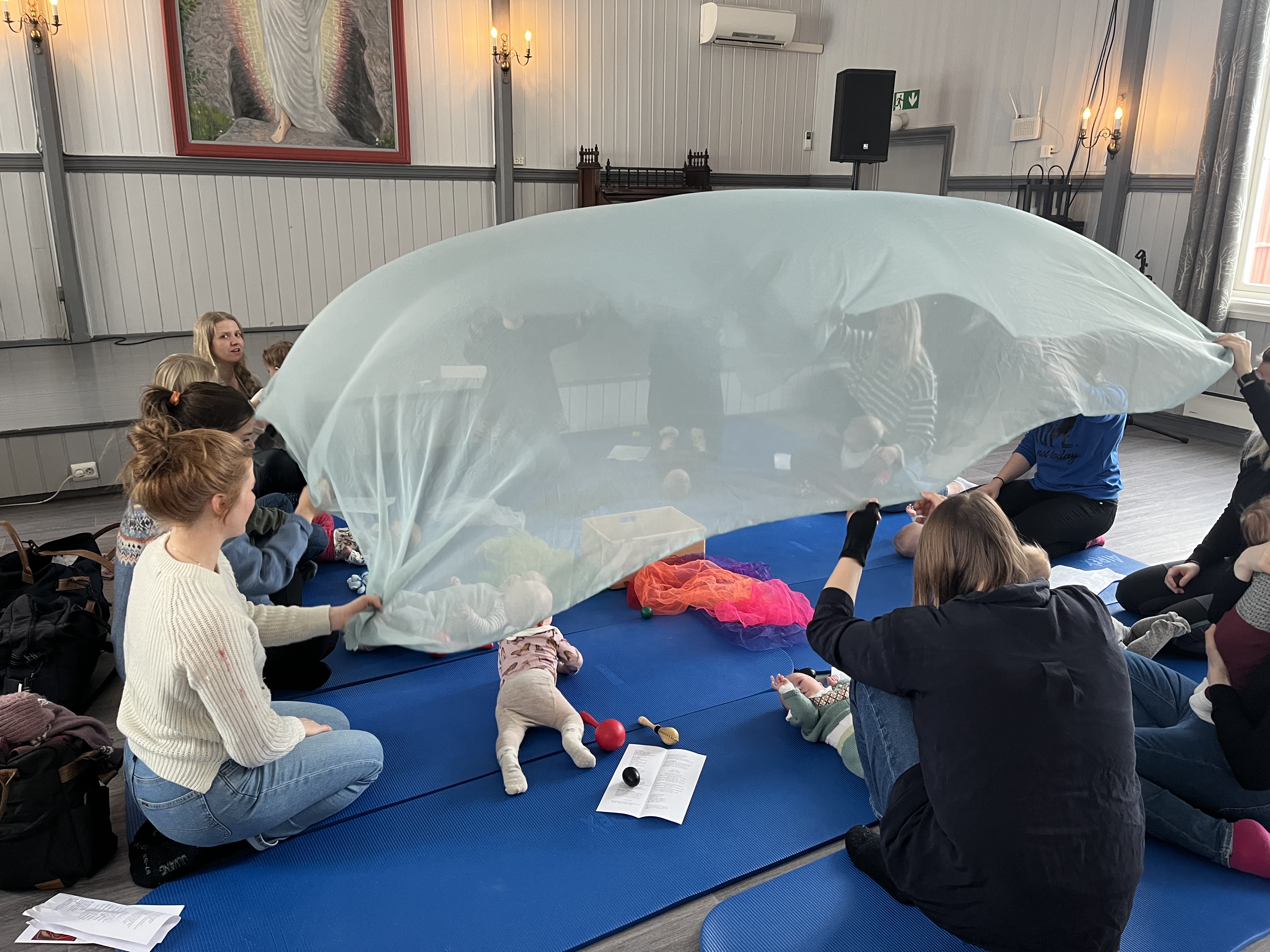 Babysang og åpent lekested