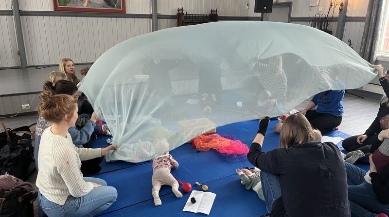 Babysang og åpent lekested