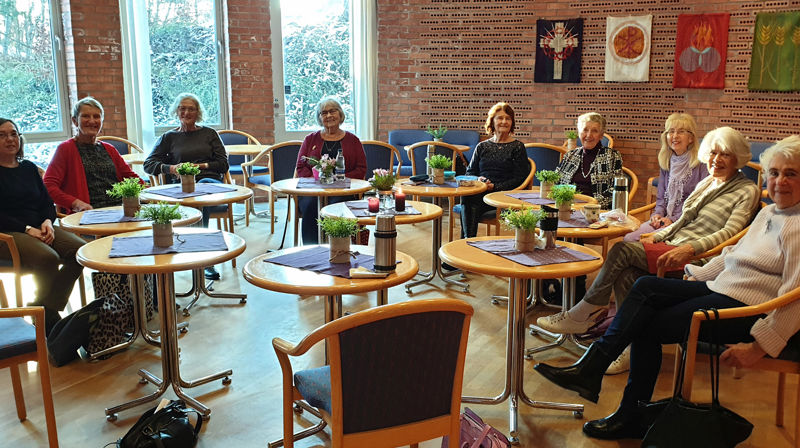 En av kirkeringene har møte i kirkestua i Søm kirke