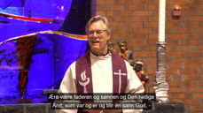 Sokneprest Rolf Erik Hanisch i Søm kirke. (Skjermbilde fra NRK)