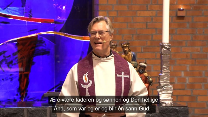 Sokneprest Rolf Erik Hanisch i Søm kirke. (Skjermbilde fra NRK)