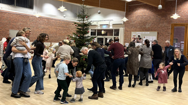 Så går vi rundt ... På juletrefest