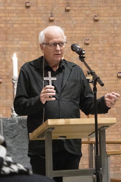 Eivind Skeie med koptisk kors