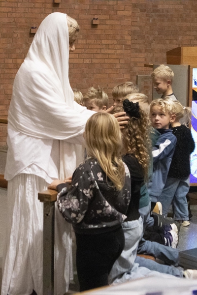 Mama Maggie velsigner barn