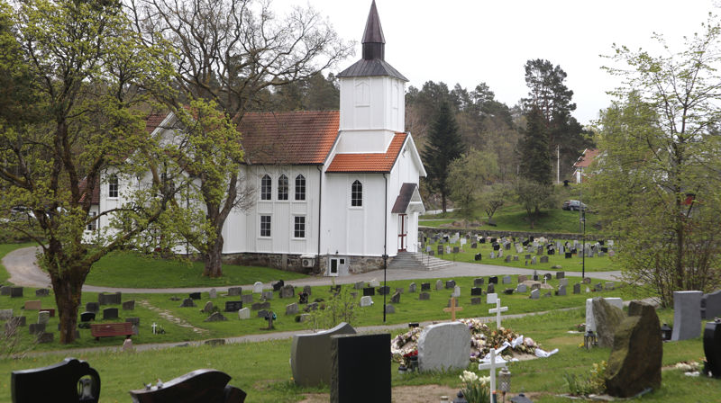 Randesund kirke - gravlund