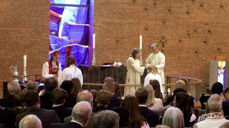 Det er forbønn for hver konfirmant