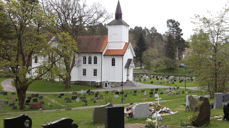 Randesund kirke og kirkegård