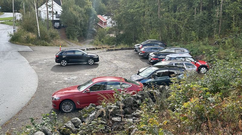 Parkeringsplassen øst for Søm kirke