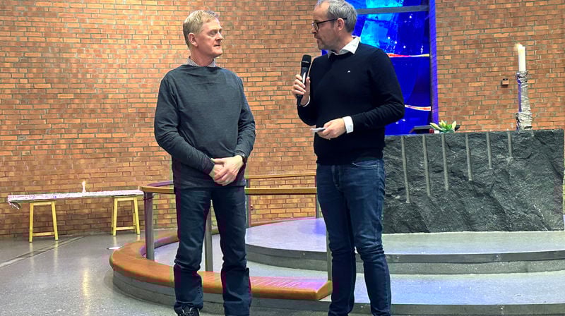 Kirketjener Per Svein Sørensen takkes av