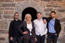 Sammen med Eli Helland