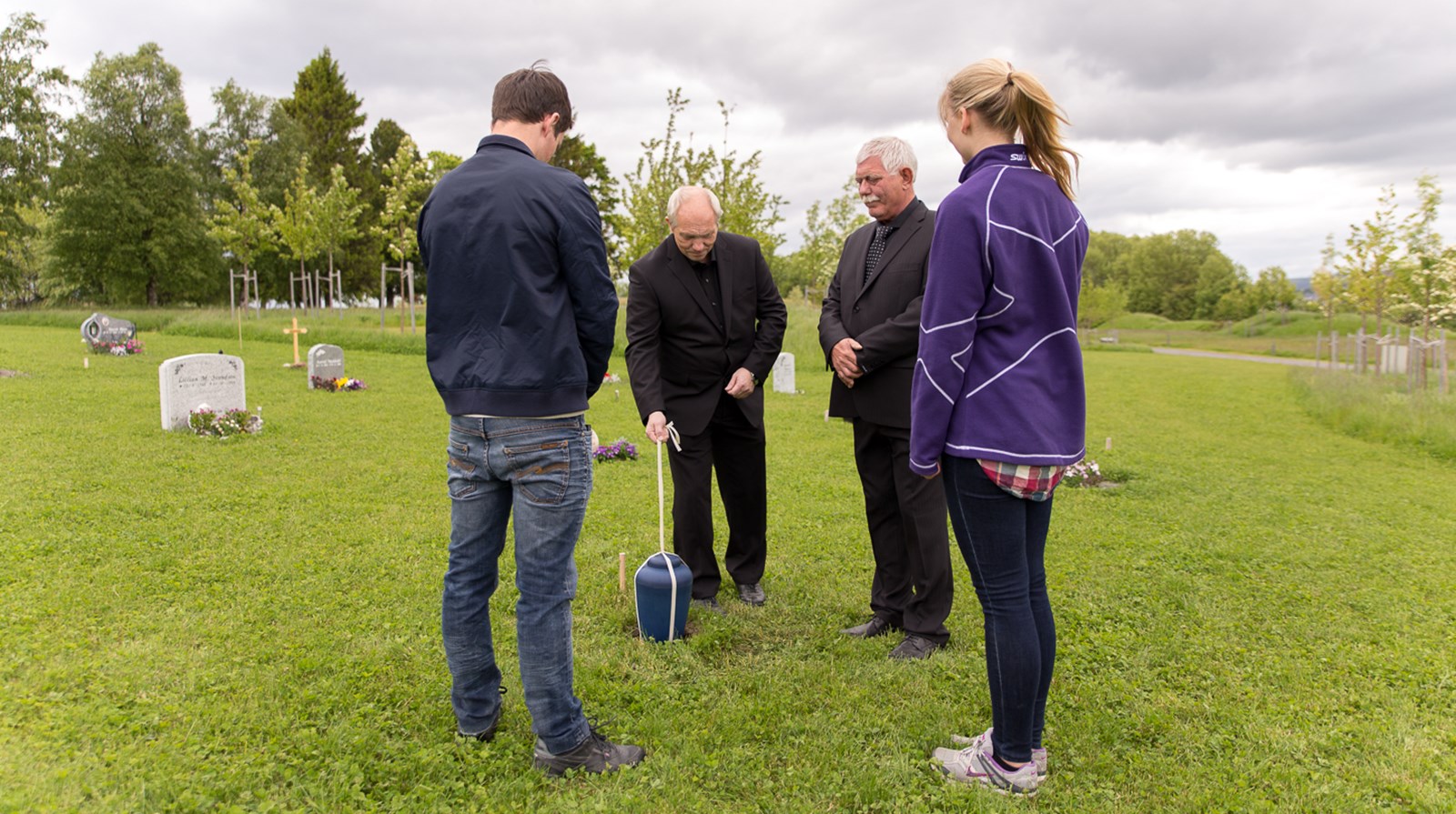 Urnenedsettelse. Foto: Kjetil Aa