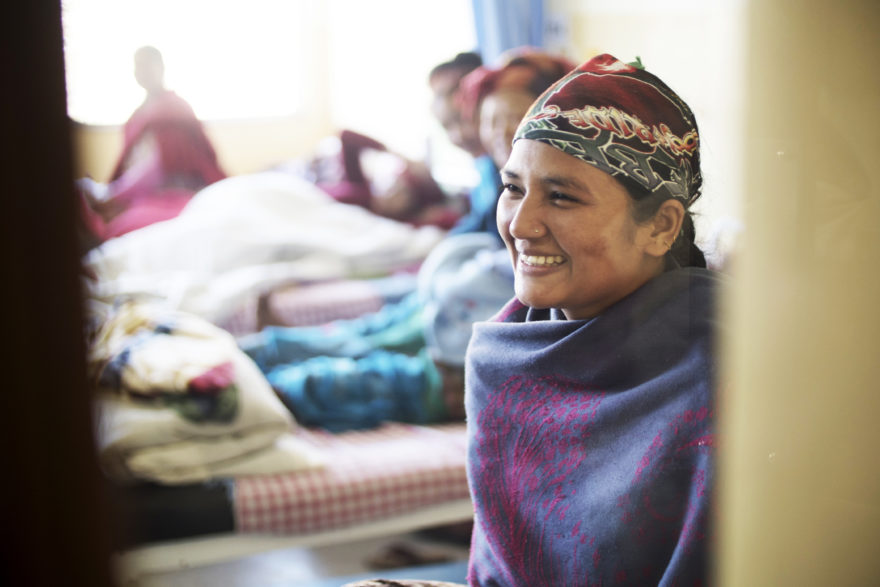 Pasienter ved Okhaldunga sykehus. Foto: Normisjon