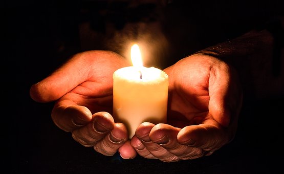 Herren velsigne deg og bevare deg. Herren la sitt ansikt lyse over deg og være deg nådig. Herren løfte sitt åsyn på deg og gi deg fred!