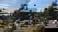 Bord og stoler var satt frem til de som måtte ønske å sitte litt mer komfortabelt