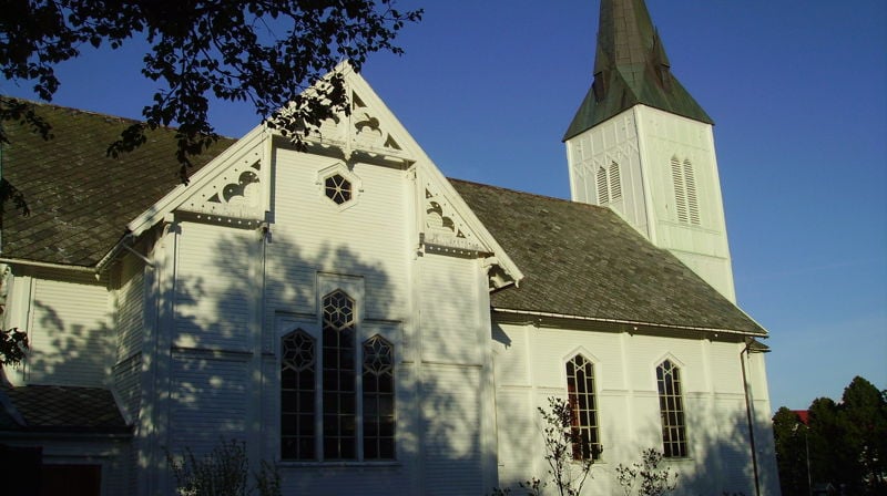 Klokkeringing og åpne kirker