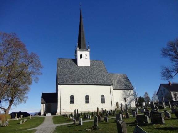 Stange kirke, åpen i sommer!