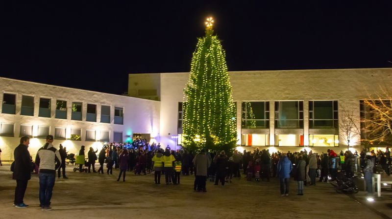 Julegrantenning på Steinkjer torg