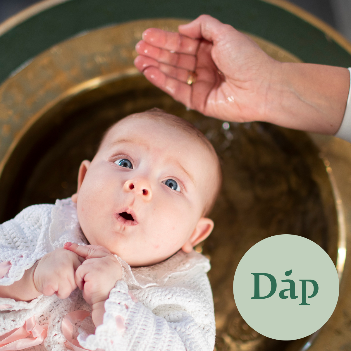 Å bære et barn til dåp