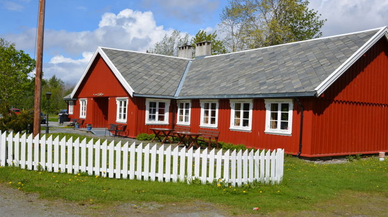 Kirkestallen er godt vedlikeholdt og innholdsrikt hus ved Værnes kirke (se flere bildere nederst på denne sida).
