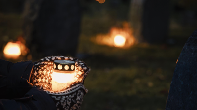 Allehelgengudsteneste med rom for sorg og håp i Sunnylven kyrkje søndag 2. november kl 20.00