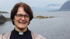 Nærleiken til havet på Sula er noko av det Kirsti setter stor pris på.