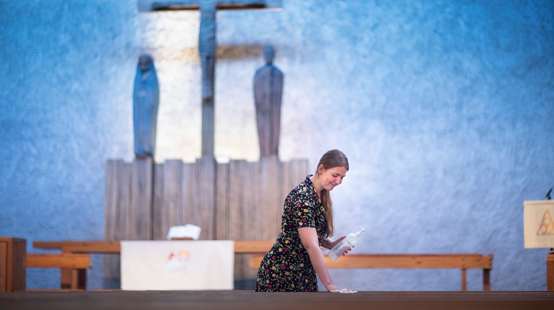 Kva betyr dei nye smitteverntiltaka for kyrkja?