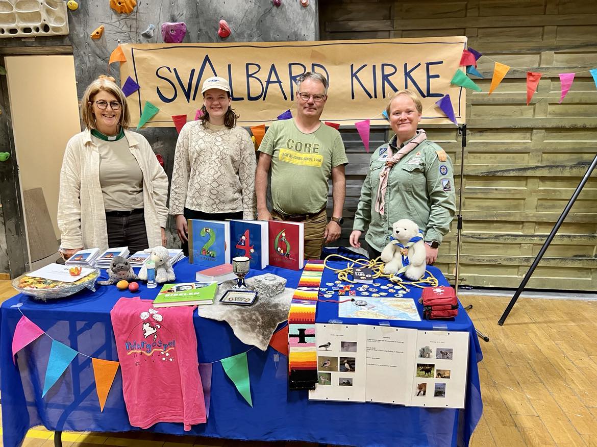 Gjengen fra Svalbard kirke på årets aktivitetsmesse.