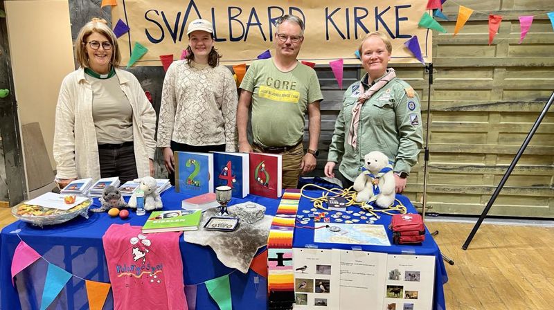Gjengen fra Svalbard kirke på årets aktivitetsmesse.