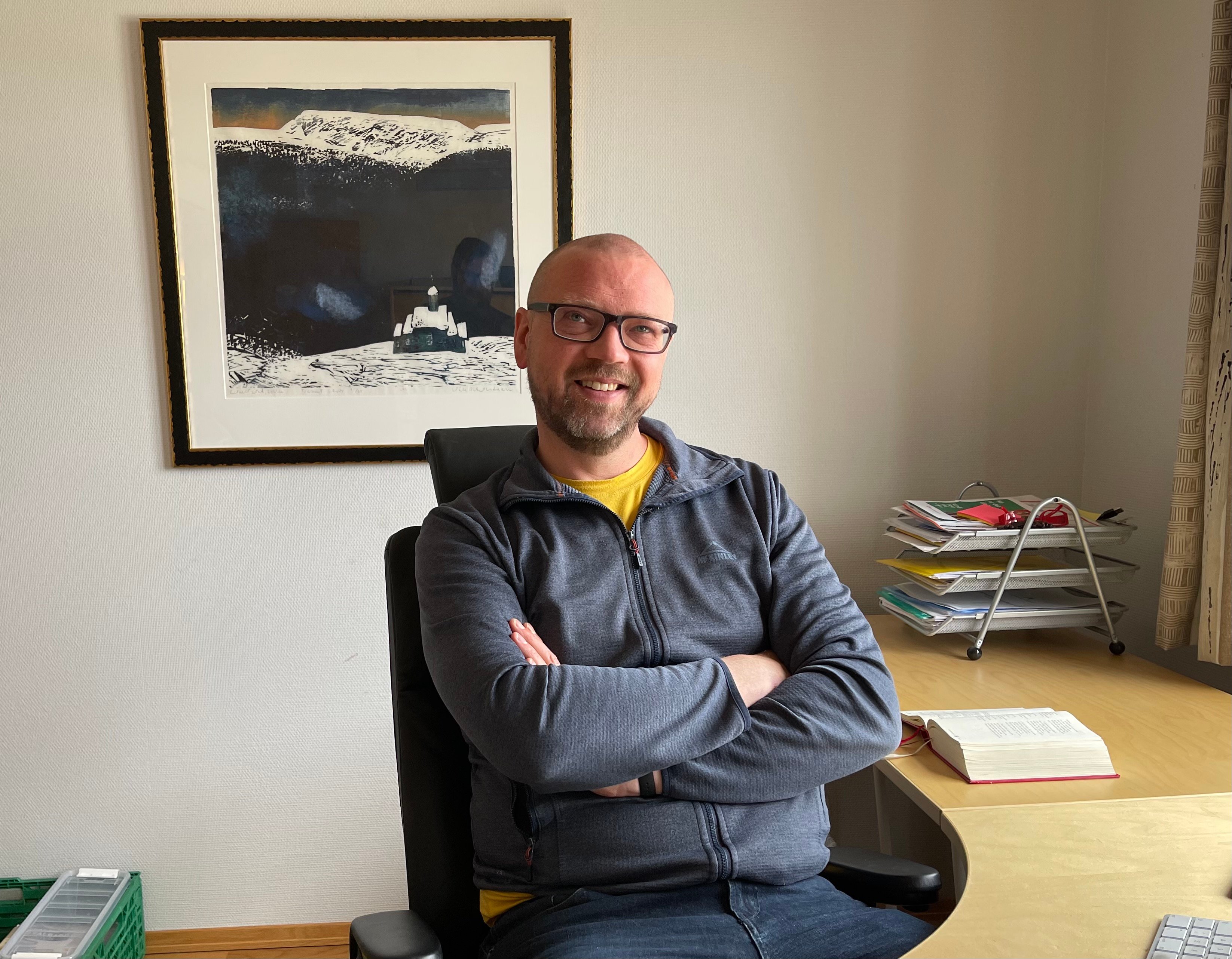 Karl Yngve Bergkåsa er sommerpresten på Svalbard. Foto: Jovna Z. Dunfjell