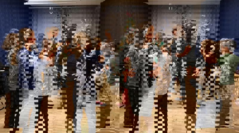 Lek og moro i forbindelse med ortodoks jul i Barentsburg.