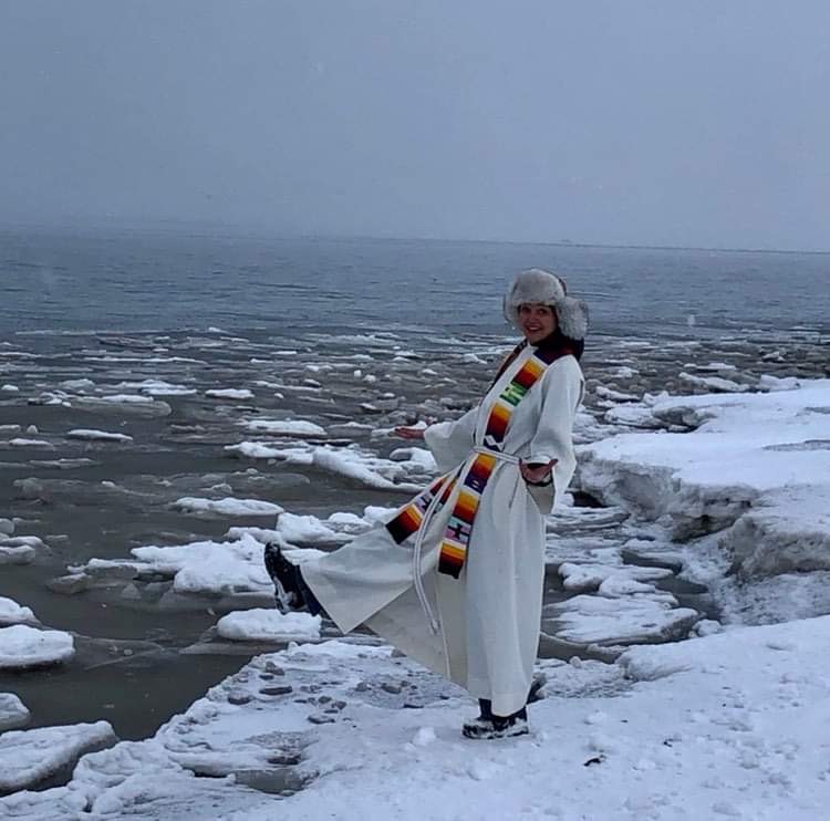 Må hun og konfirmantene i havet også i år? Om vi når 50.000 kr, gjør vi det!