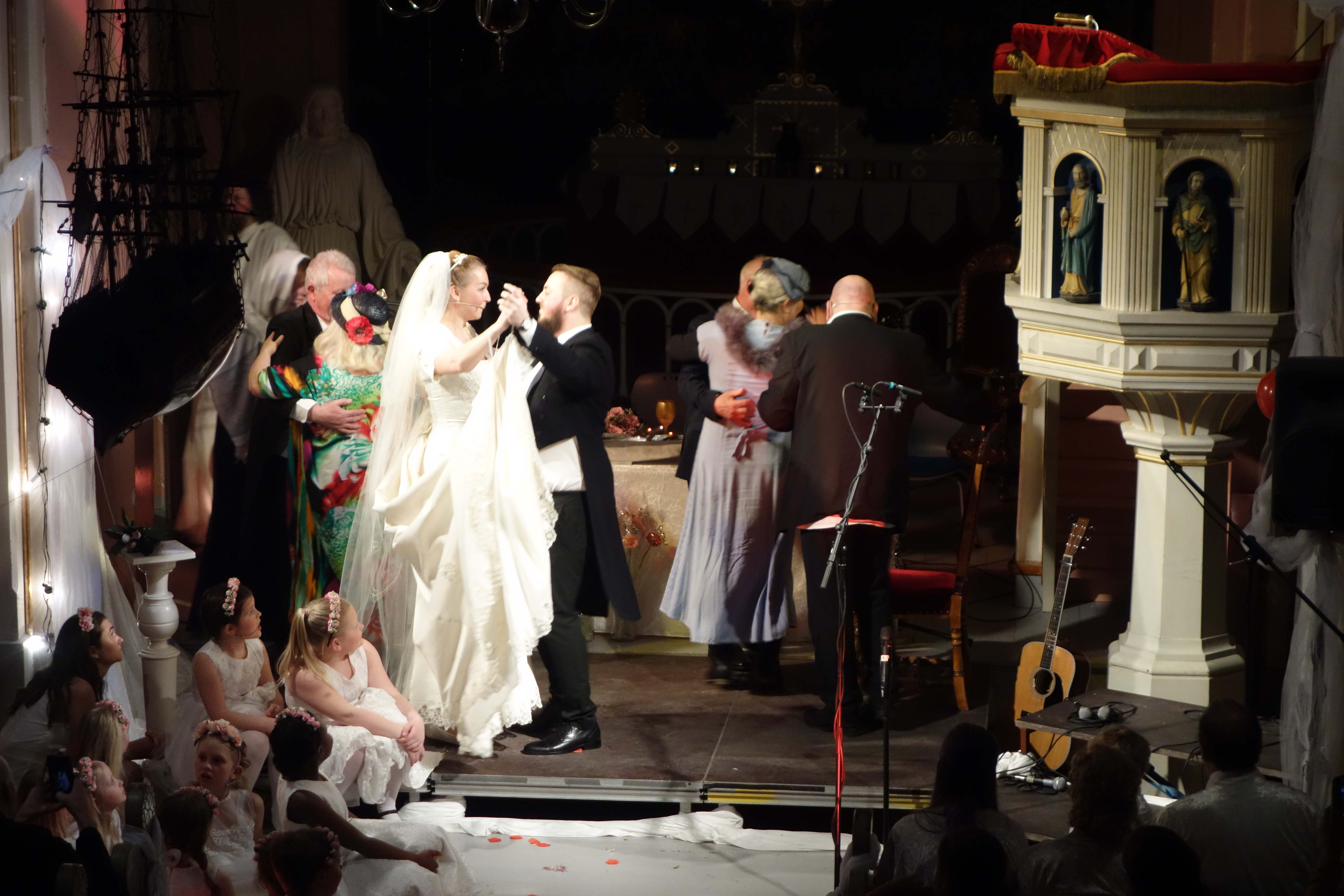 Glimt fra "Det store vidunder", musikal om Bryllupet i Kana