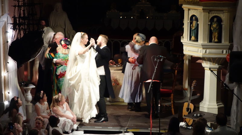 Glimt fra "Det store vidunder", musikal om Bryllupet i Kana