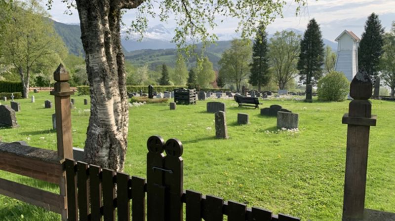 Våronn på gravplassene i Tingvoll