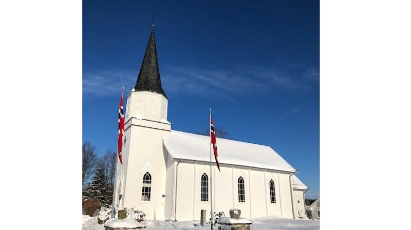 Vinterbilde av Undrumsdal kirke.