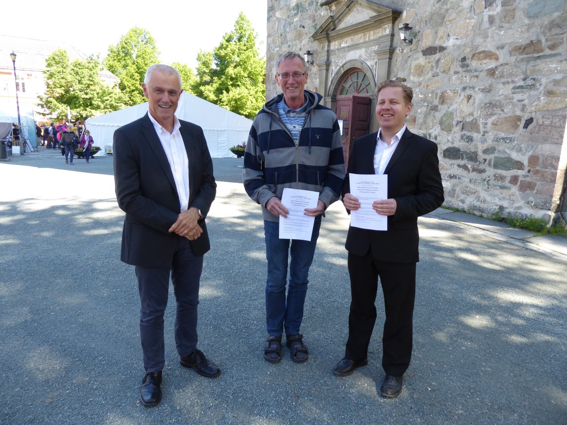 Kirkeverge Kjell Inge Nordgård, Kirkens Bymisjons leder Dag Aakre og Jan Schrøder fra Nidaros domkirke og Vår Frue menighet har stor tro på samarbeidsprosjektet av Vår Frue-Åpen kirke. Foto: Yngvil Bjellaanes 