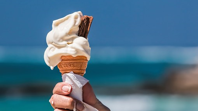 VI ØNSKER ALLE EN GOD SOMMER