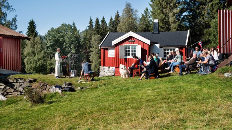 Friluftsgudstjeneste på Marken gård