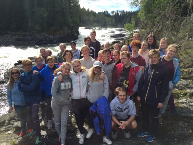 Har du lyst til å bli ungdomsleder?