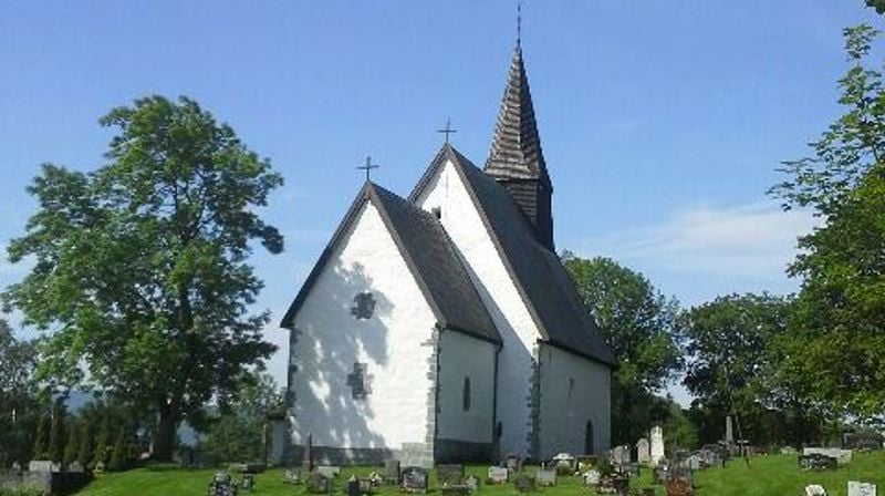 Byneset kirke fra lufta